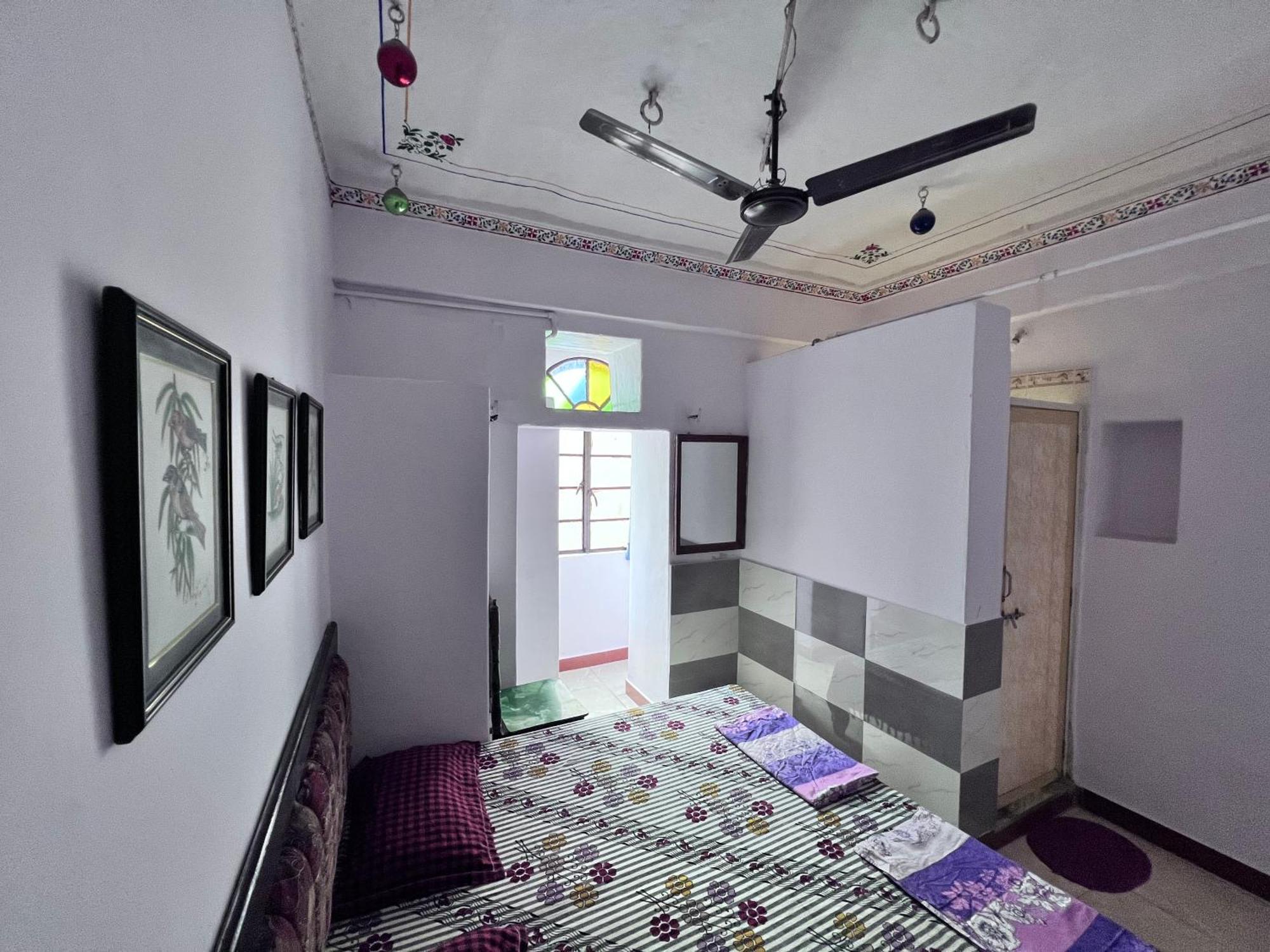 Nukkad Guest House Udaipur Exterior photo